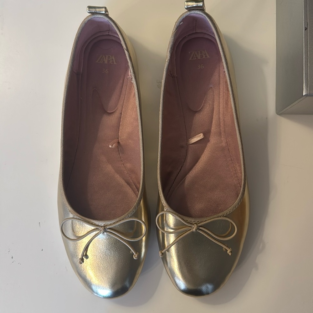 Zara Ballet Flats | Gold | Size 6